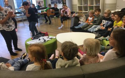 Solen. Tillsammans med sin kompisklass