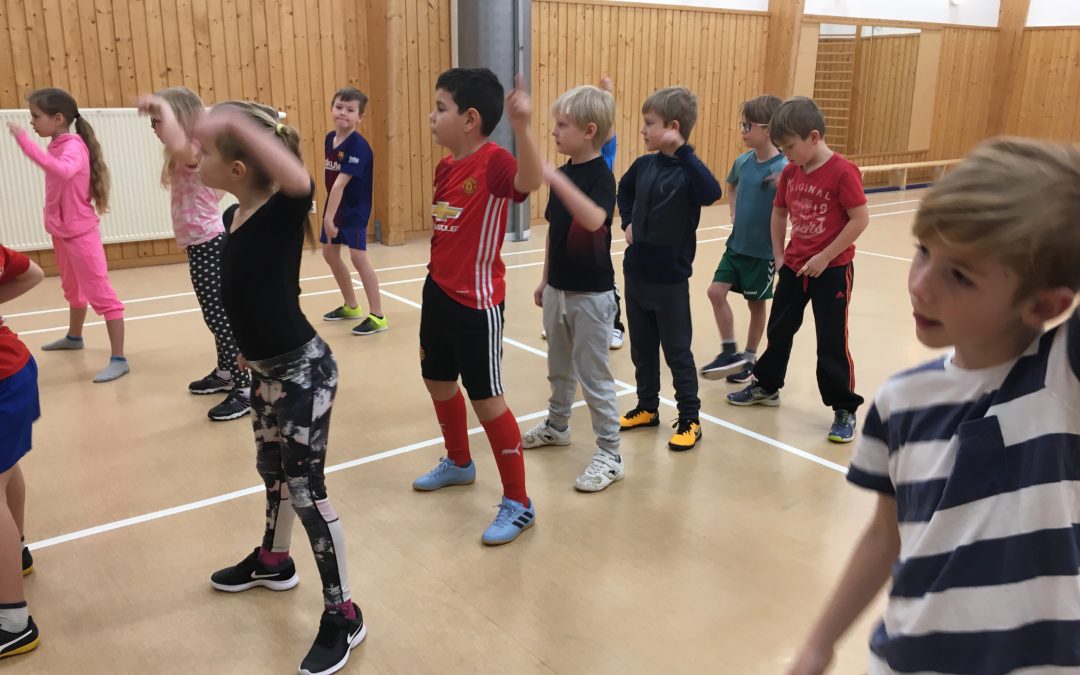 Dans på gymnastiken.