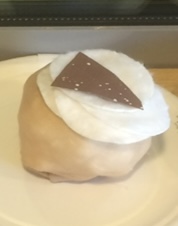 Semlor och målning på kaffefilter