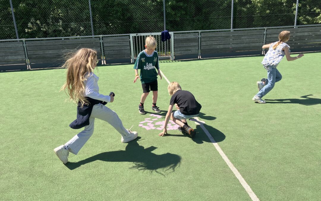 Bokstavsspel och kortlekslek.
