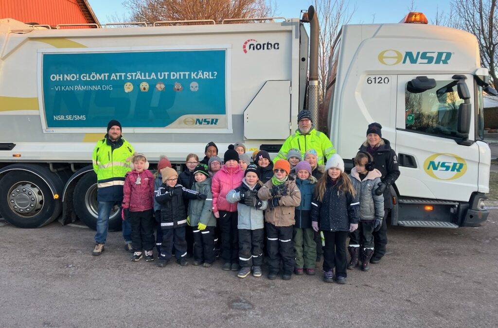 Heja renhållningsbilen! Besök av NSR i klass 1