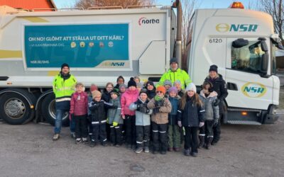 Heja renhållningsbilen! Besök av NSR i klass 1