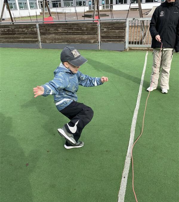 Full fart och höga hopp på multiarenan! 🏃💨