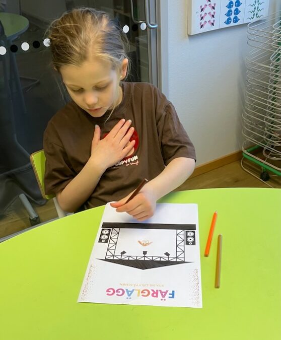 Färg och stora drömmar: Vi skapar egna Mello-scener! 🎤✨