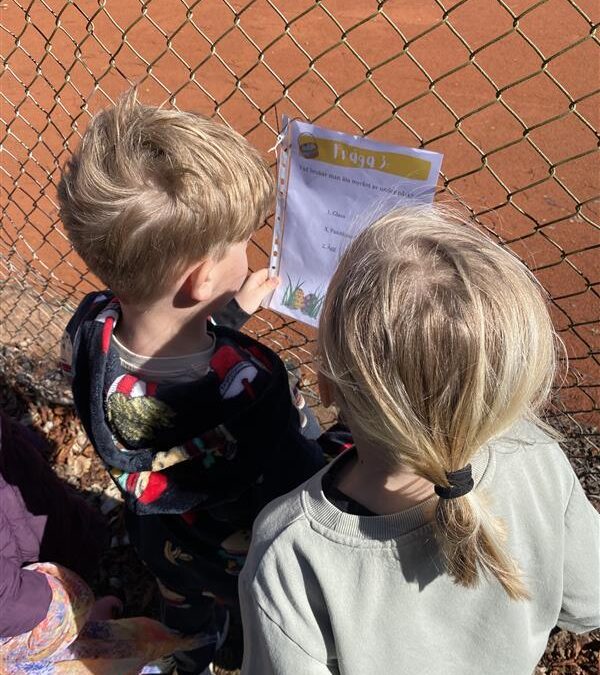 Rörelseglädje och klurigheter i vårsolen! ☀️