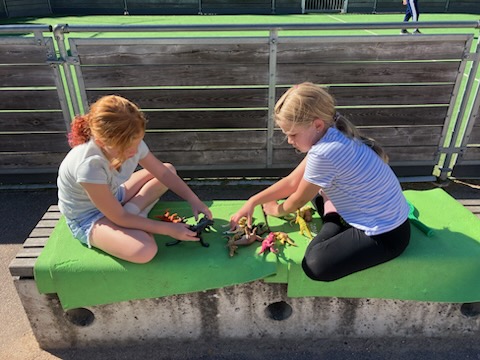 Solig och mysig eftermiddag med Kvadraten på skolgården! ☀️